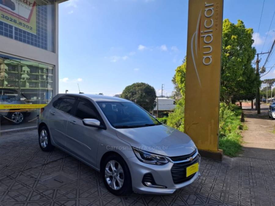 CHEVROLET - ONIX - 2020/2021 - Prata - R$ 82.000,00