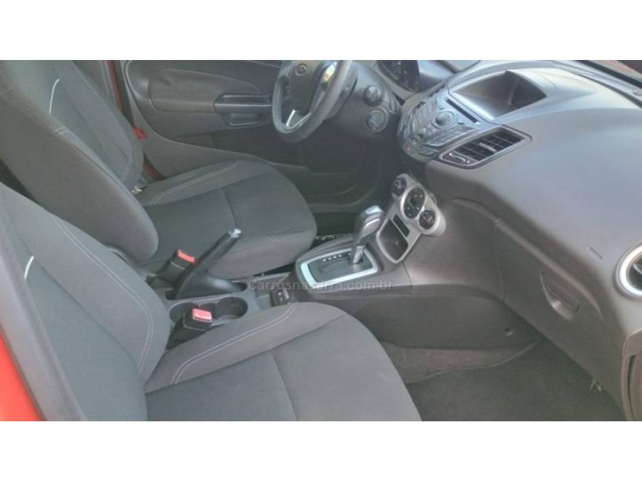 FORD - FIESTA - 2014/2015 - Vermelha - R$ 45.000,00