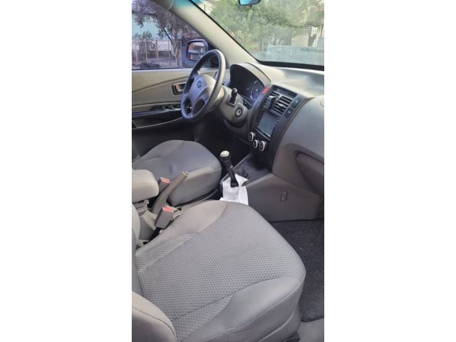 HYUNDAI - TUCSON - 2010/2011 - Bege - R$ 39.900,00