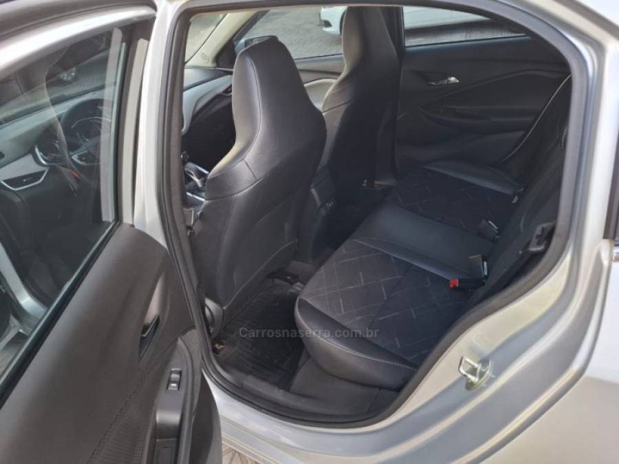 CHEVROLET - ONIX - 2020/2021 - Prata - R$ 82.000,00