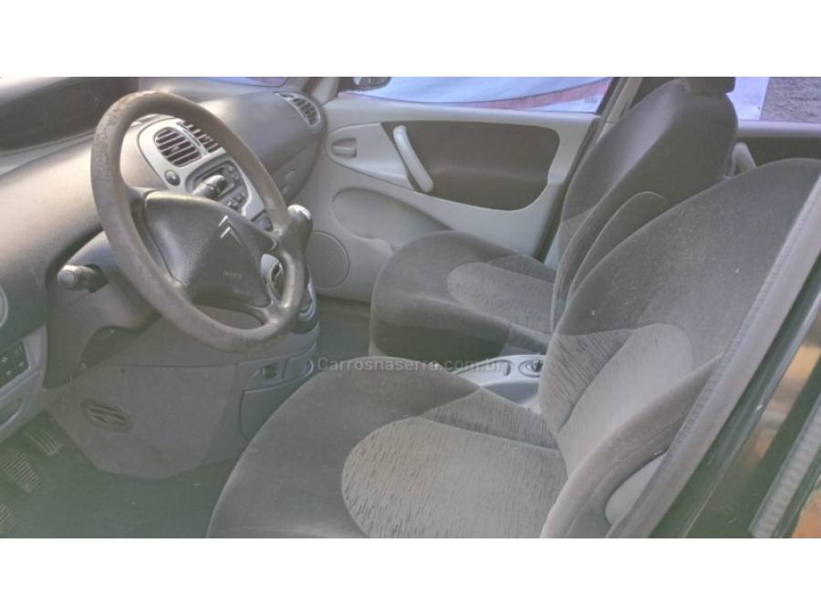 CITROËN - XSARA PICASSO - 2006/2006 - Preta - R$ 17.900,00