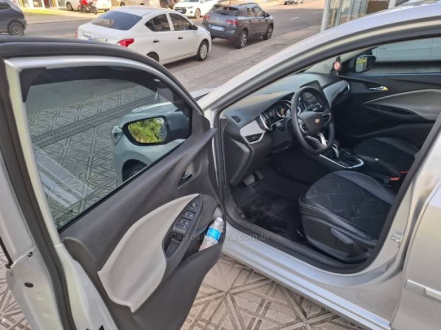 CHEVROLET - ONIX - 2020/2021 - Prata - R$ 82.000,00