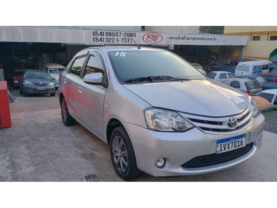 TOYOTA - ETIOS - 2014/2015 - Prata - R$ 44.900,00