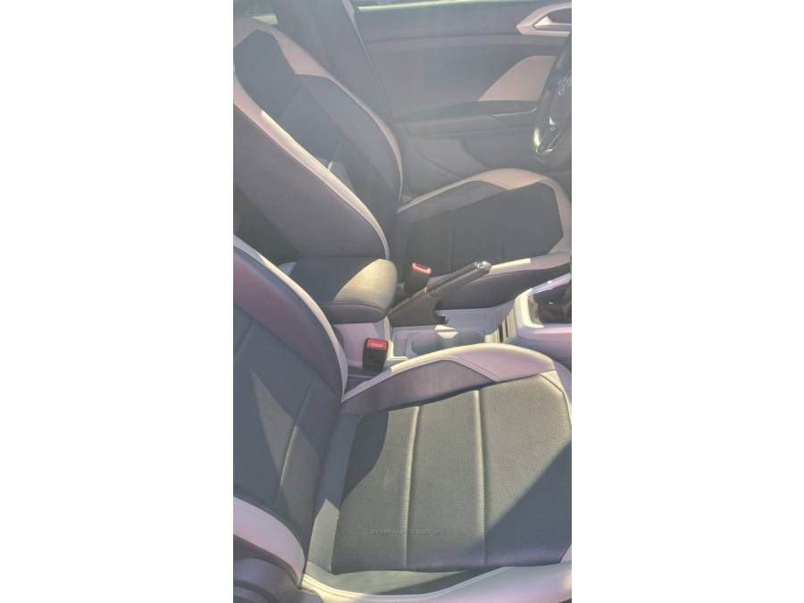 VOLKSWAGEN - T-CROSS - 2020/2021 - Branca - R$ 120.000,00