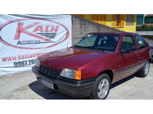 CHEVROLET - KADETT - 1994/1995 - Vermelha - R$ 15.900,00