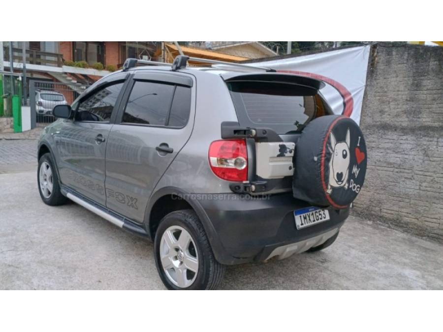 VOLKSWAGEN - CROSSFOX - 2005/2006 - Cinza - R$ 28.500,00