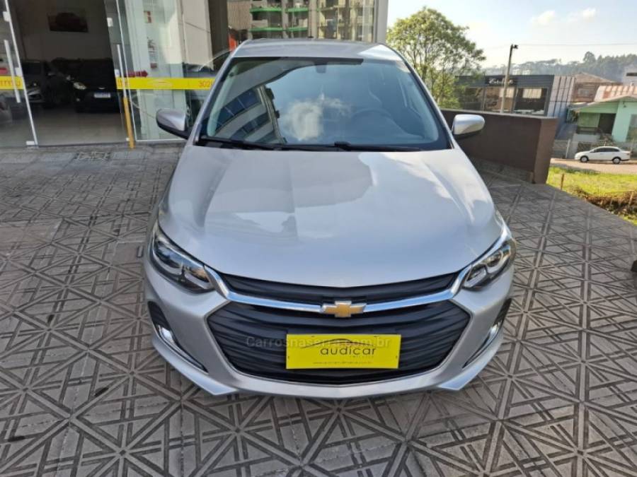 CHEVROLET - ONIX - 2020/2021 - Prata - R$ 82.000,00