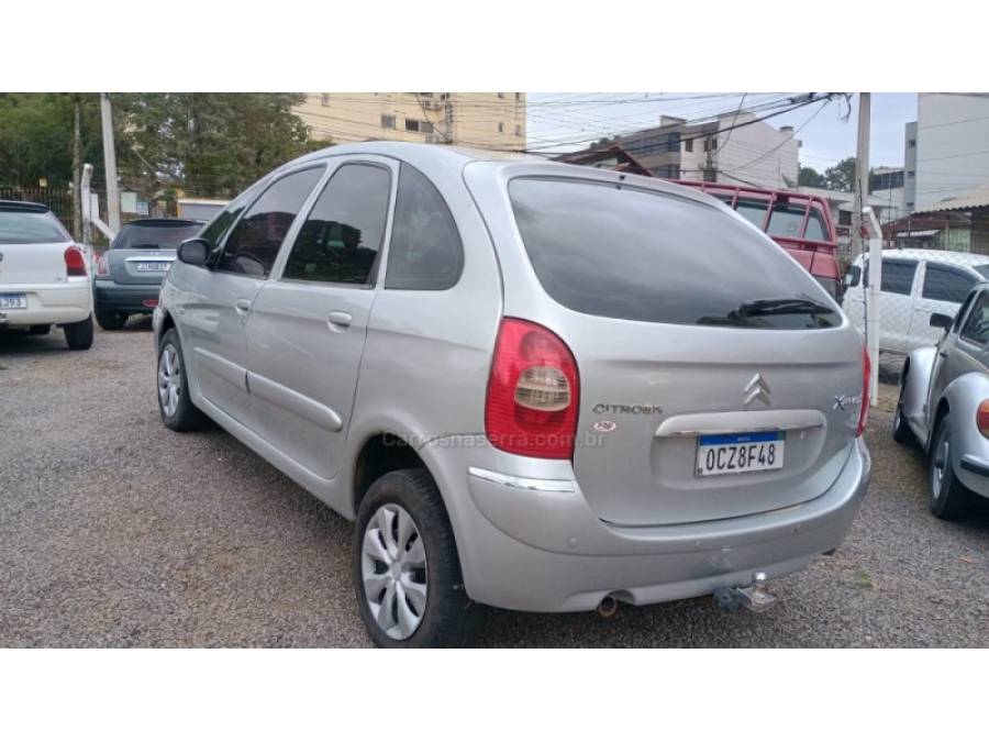 CITROËN - XSARA PICASSO - 2011/2011 - Prata - R$ 23.000,00