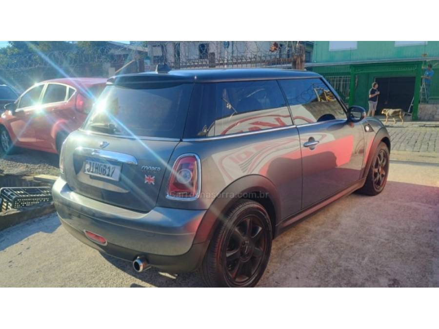 MINI - COOPER - 2010/2010 - Prata - R$ 56.900,00