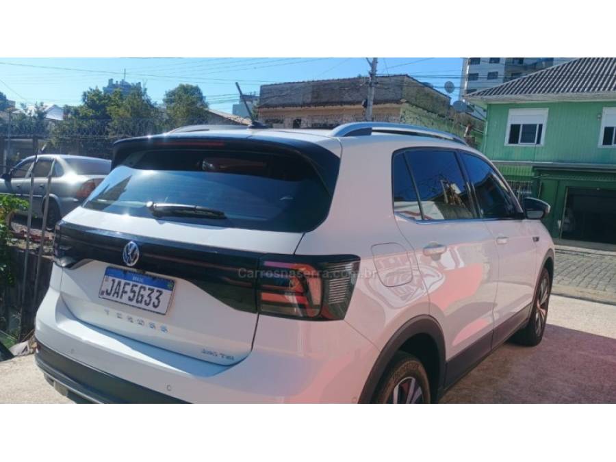 VOLKSWAGEN - T-CROSS - 2020/2021 - Branca - R$ 120.000,00