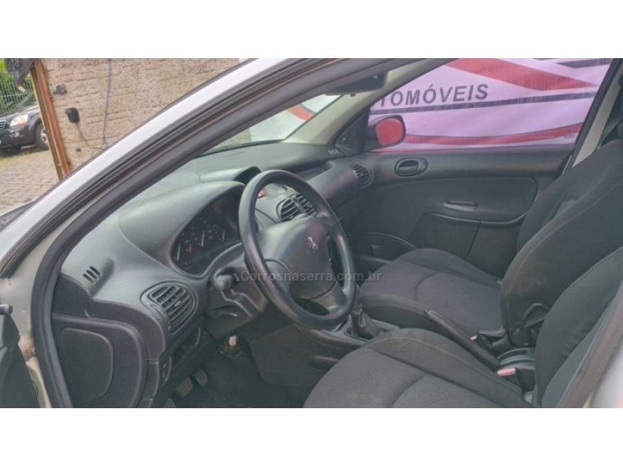 PEUGEOT - 206 - 2008/2008 - Prata - R$ 18.900,00