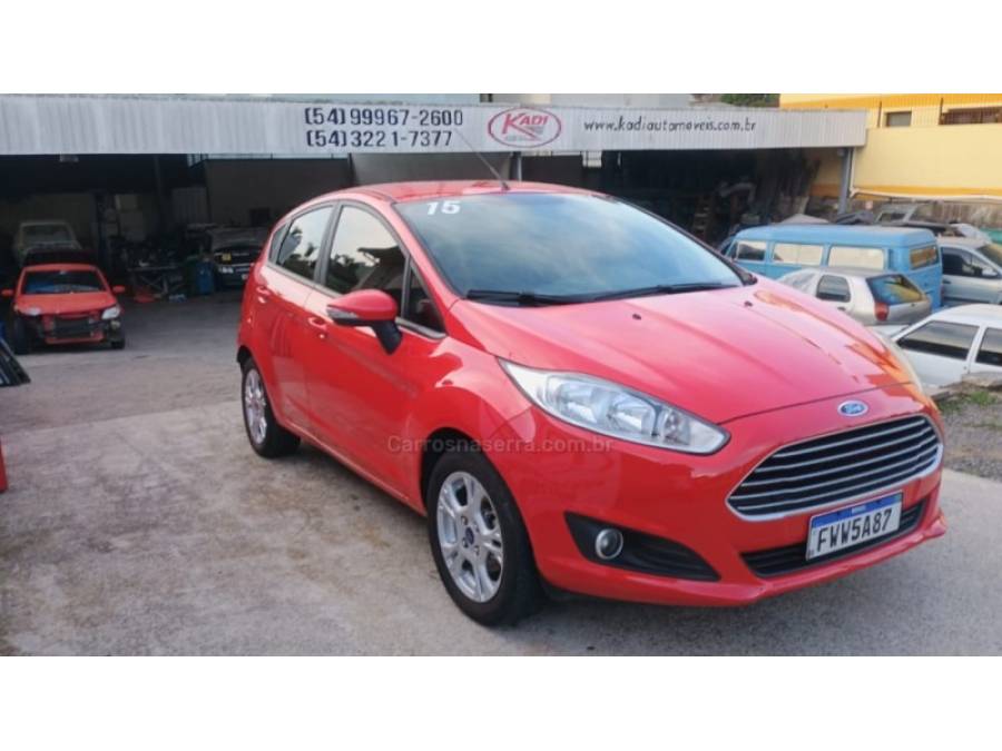 FORD - FIESTA - 2014/2015 - Vermelha - R$ 45.000,00