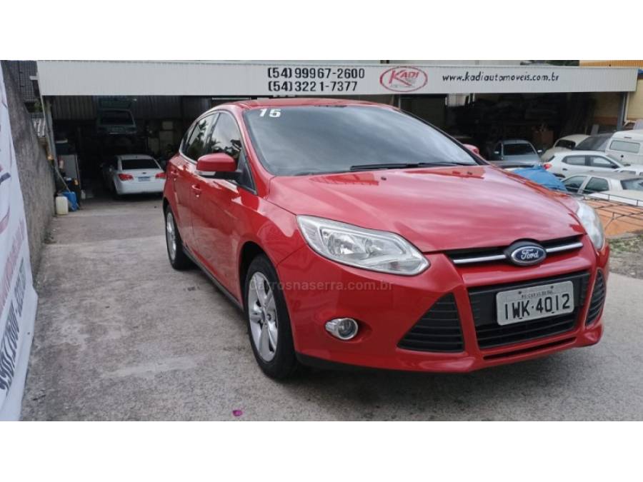 FORD - FOCUS - 2014/2015 - Vermelha - R$ 54.900,00