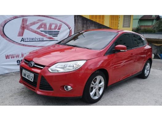 FORD - FOCUS - 2014/2015 - Vermelha - R$ 54.900,00