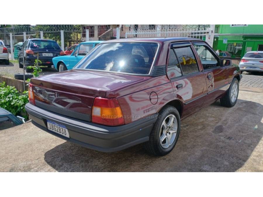 CHEVROLET - MONZA - 1993/1994 - Vermelha - R$ 15.900,00