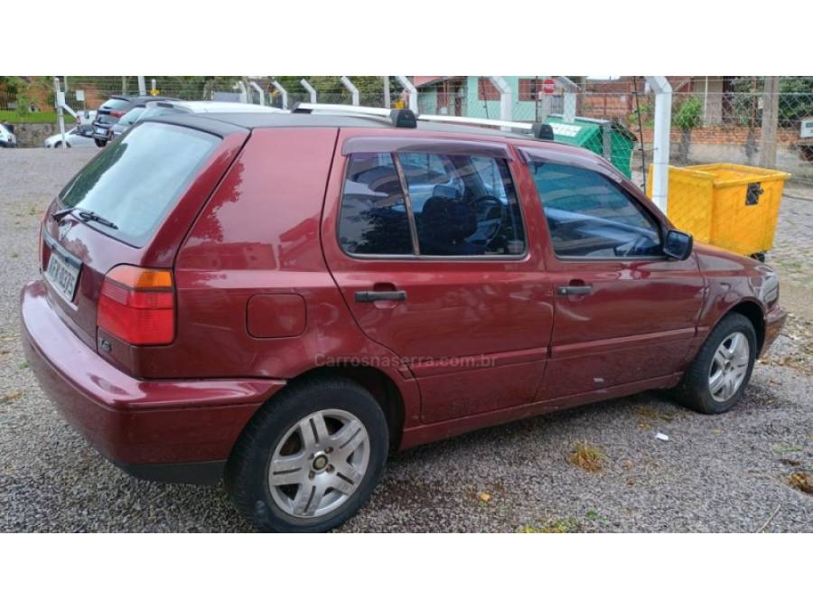 VOLKSWAGEN - GOLF - 1995/1995 - Vermelha - R$ 16.900,00