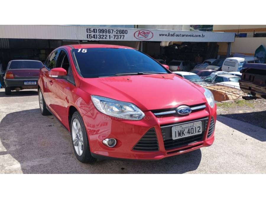 FORD - FOCUS - 2014/2015 - Vermelha - R$ 52.900,00
